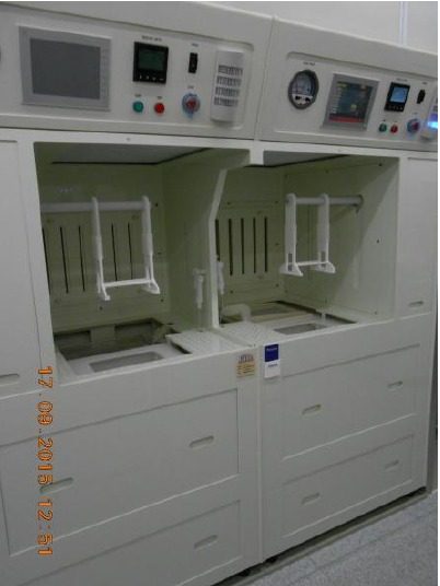 Two tank linear robot wet bench