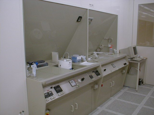 Porous silicon etch wet bench