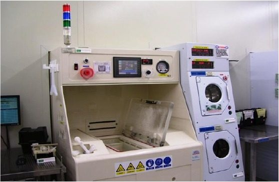 Vacuum type wet bench